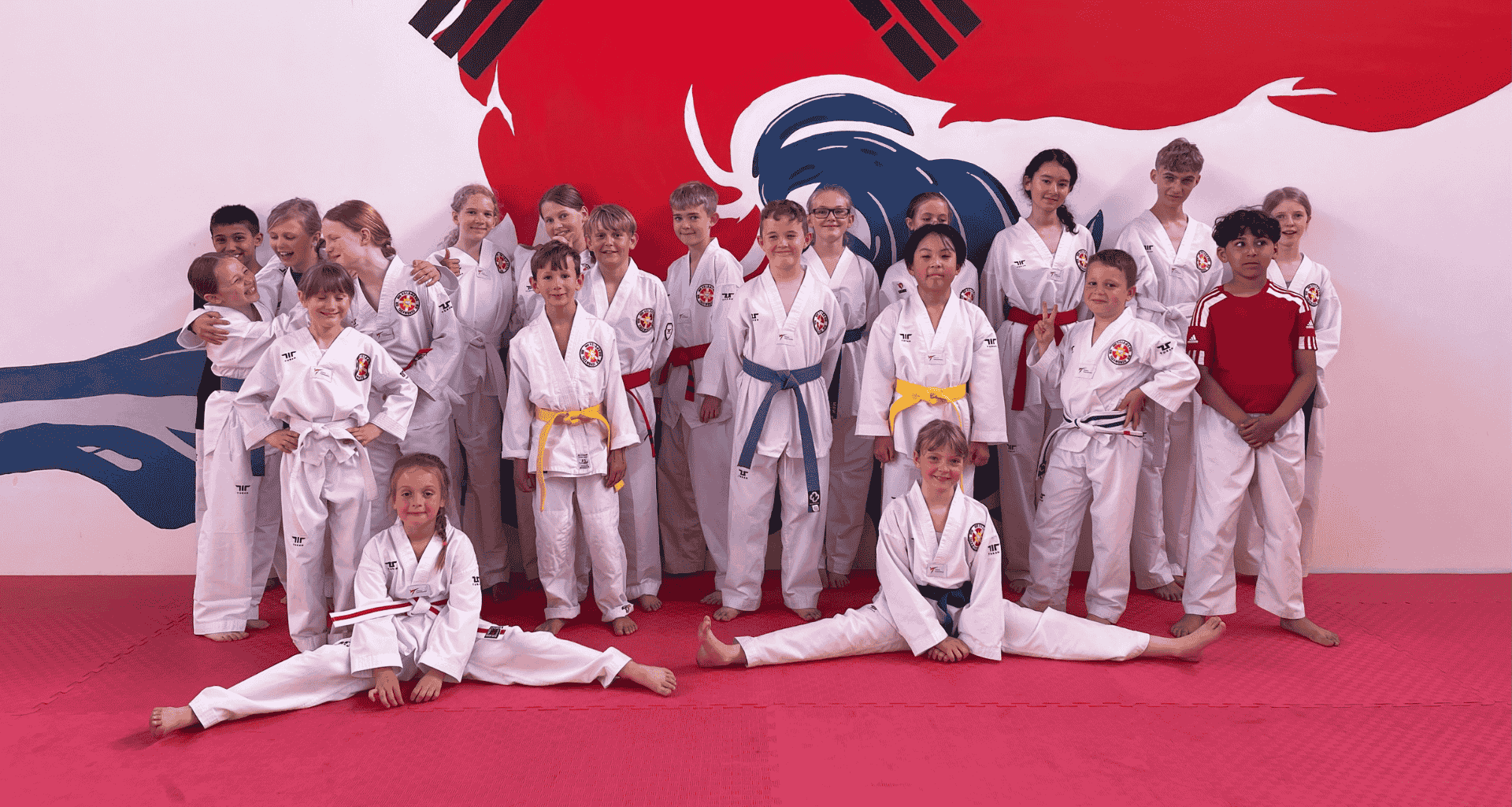 Holbæk Taekwondo Klub solgte lodder for Det Gode Lotteri og tjente 20.000 kr.